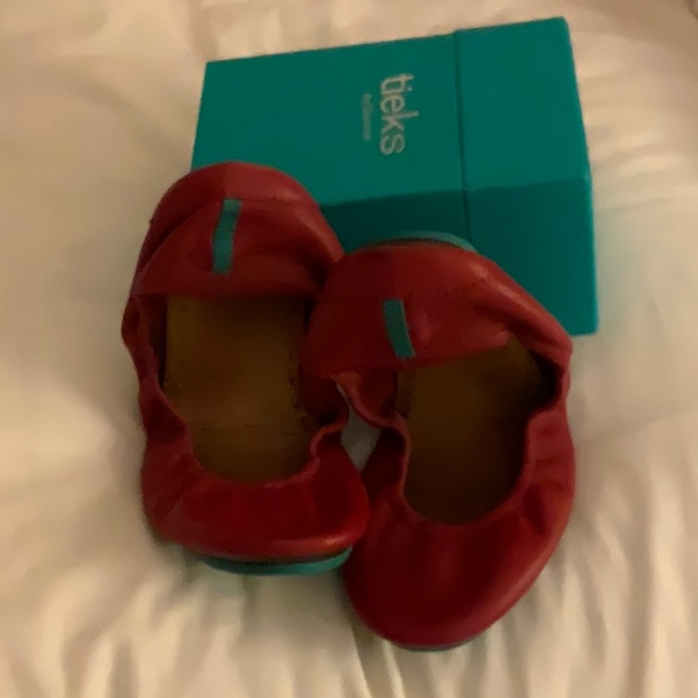 Tieks cardinal red size 5